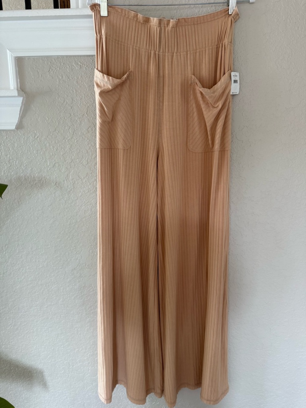 NWT free people Wide-Leg Pull-On Pants with Pockets - Tan